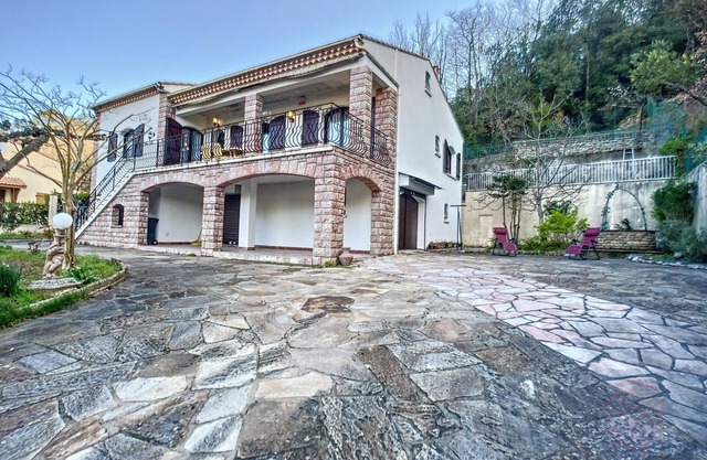 Maison F4 avec terrasse, parking et animaux acceptés