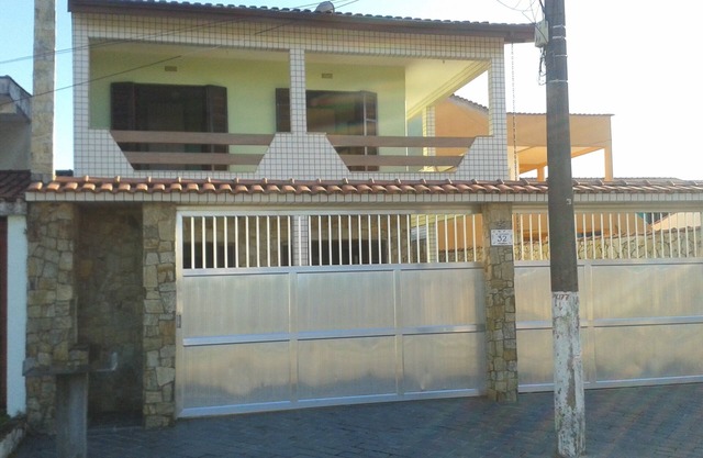 Maison pied dans le sable - Itanhaém avec piscine et barbecue
