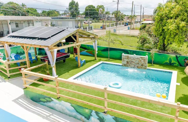 House for 20 Guests with Pool and Pool Table