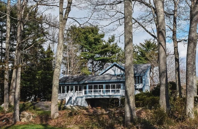 House for a crowd.with a dock