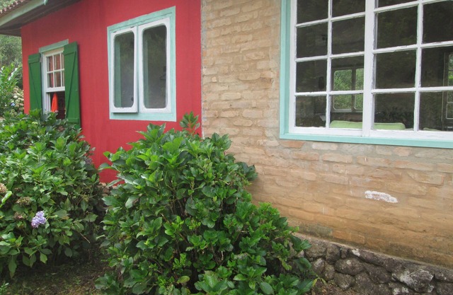 Maison à louer avec belle vue, meublé, annuelle ou de la saison.