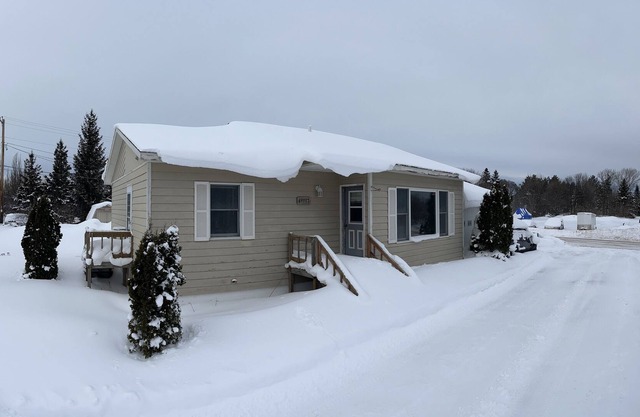 Roomy house great for groups! Very accessible to the area!