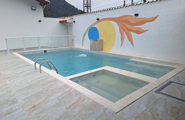 House in Guaiuba Beach-Guarujá, Barbecue + swimming pool (children's/adult/hydro)