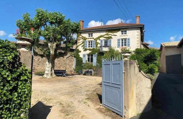 Maison dans village du Beaujolais
