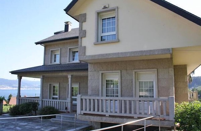 MAISON À COMBARRO RIAS BAJAS