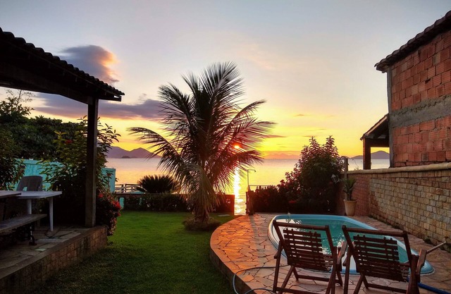 Maison en bord de mer avec un beau lever de soleil, terrasse pour une bonne pêche Avec WIFI.
