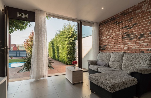 Maison en Galice, à 5 minutes des plages, avec jardin et piscine