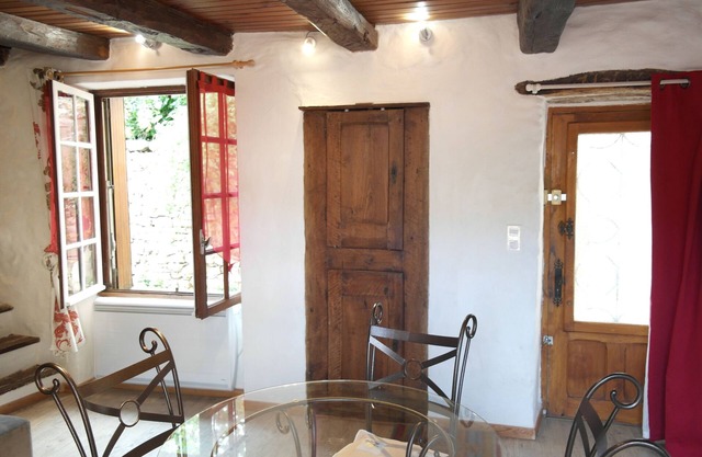 Maison Dans Village Médiéval avec Wi-Fi