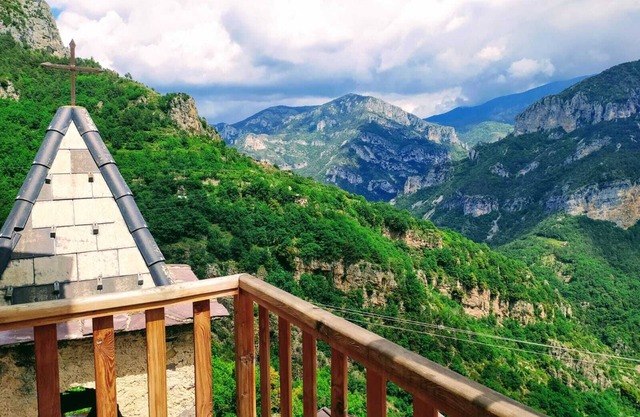 Maison dans hameau perché pour 8 personnes