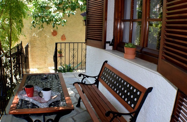 "Maison à l'intérieur du jardin"