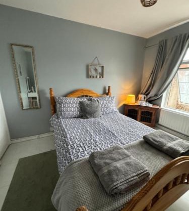 House near to CastleCourt shopping