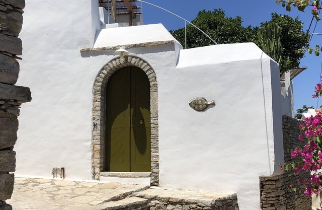 MAISON DE CARACTERE AU COEUR DU VILLAGE HISTORIQUE DE SYMI