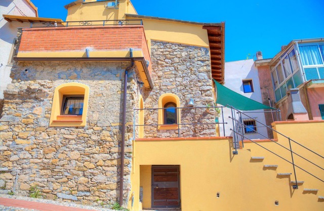 Maison en pierre - Maison typique parfaitement restaurée pour 5, dans un village pittoresque