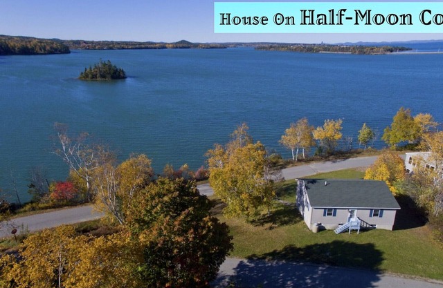 Maison sur Half-Moon Cove (Rossport près de la mer)