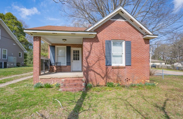 House on Shurley - in a quiet neighborhood