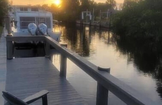 House on the Canal.n6min to Downtown Punta Gorda.n5 min to PGD Airport.