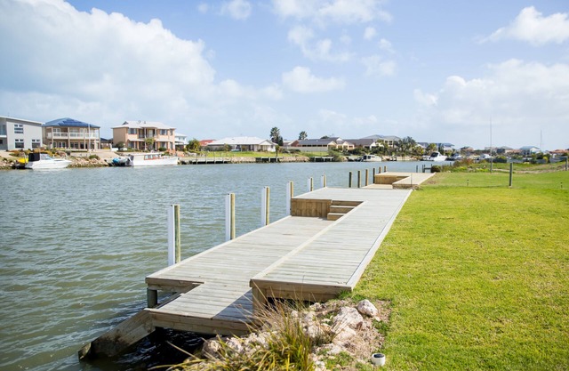 House on the Marina - amarrez votre propre bateau à votre porte arrière