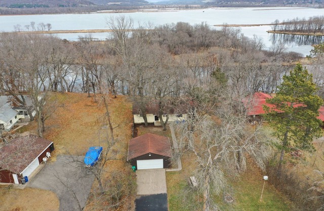 HOUSE ON THE RIVER