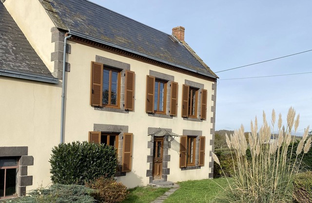 Maison à la campagne avec terrain clos. Animaux de compagnie bienvenus!
