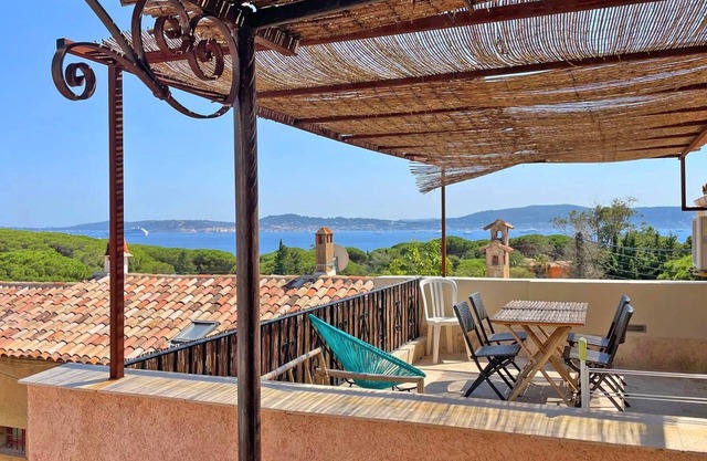 Maison T3 - 4/5 personnes - Vue mer - Climatisation - Wifi - Proche plage - Grimaud