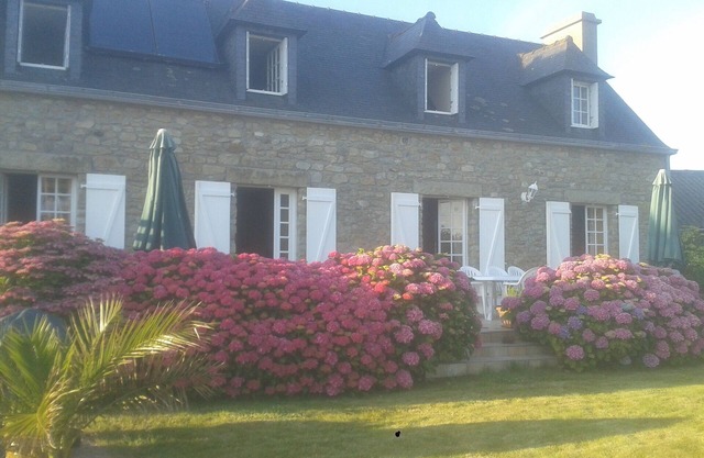 finistère très confortable 1km mer grand jardin Bretagne côte des légendes