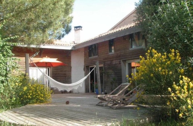 Maison avec trés grand jardin