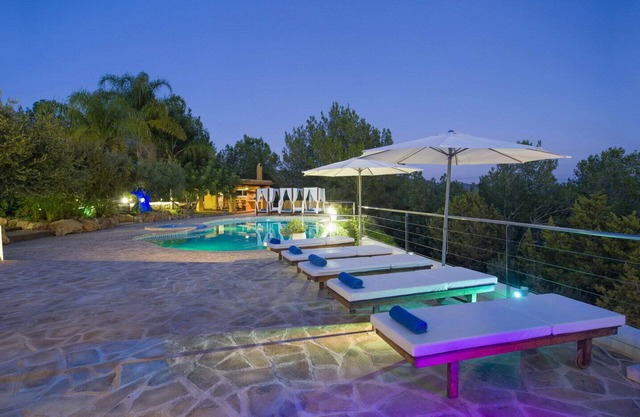 Maison avec piscine privée et de nombreux espaces de plaisir pour la famille. San Rafael