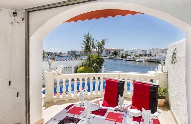 Maison avec 3 chambres et piscine avec vue sur le lac
