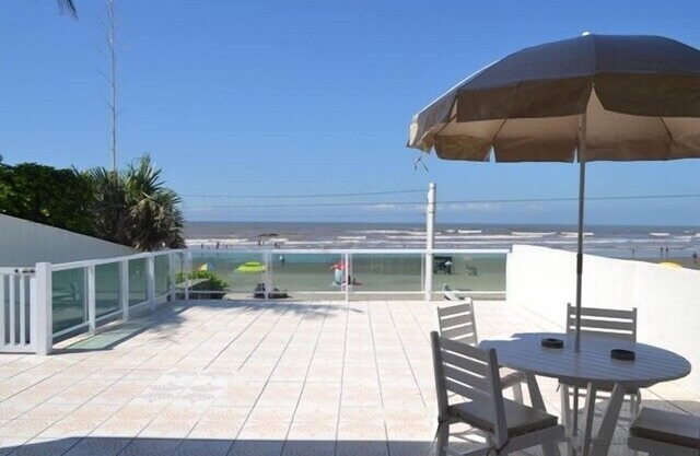 Maison avec 4 chambres pour jusqu'à 16 personnes face à la mer - Plage de rêve