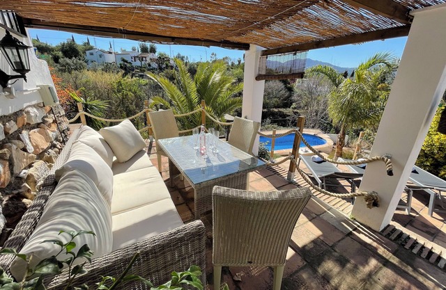 House With Stunning View & Close to Restaurants