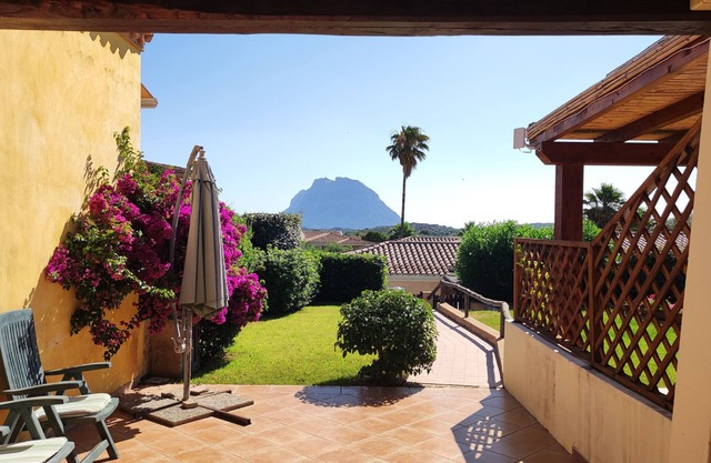 Chambre avec vue sur le jardin de l'île de Tavolara- Porto San Paolo