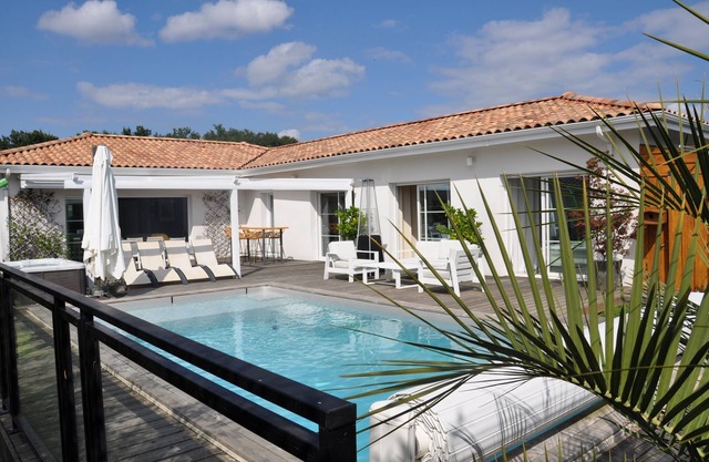 Maison récente avec jacuzzi et piscine aux portes de Bordeaux