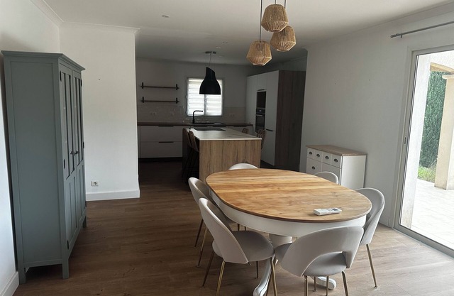 Maison avec espace extérieur et piscine