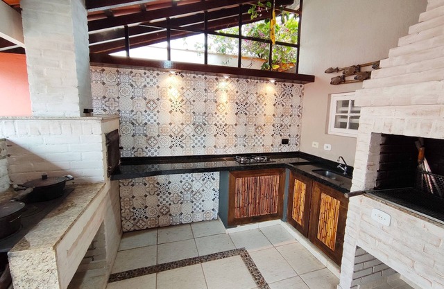 Maison avec piscine et air conditionné au coeur d'Ubatuba à côté de Proj. Tamar