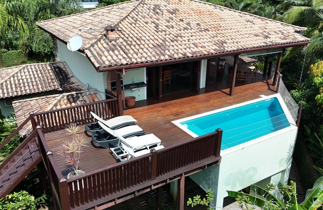 Maison avec piscine et vue mer en copropriété p jusqu'à 10 personnes.