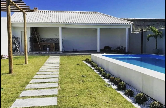 House with pool for fun and rest
