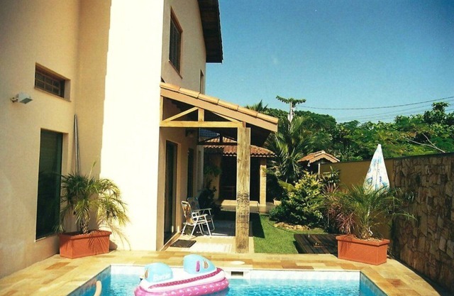 MAISON AVEC PISCINE DANS JARDIN GRANDESP PRES DE LA PLAGE