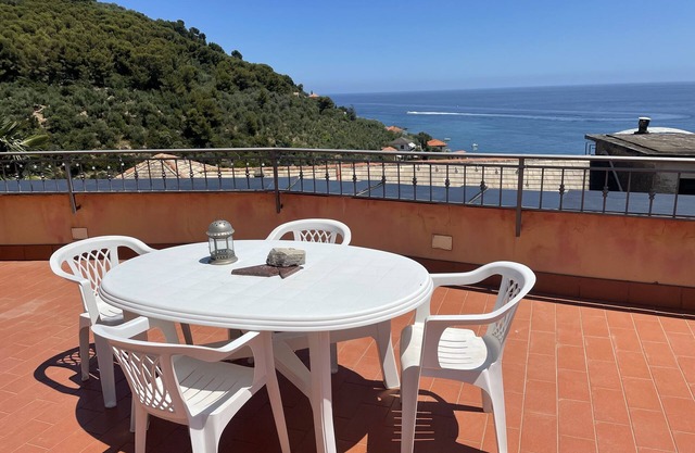 Maison avec terrasse vue sur mer et place de parking