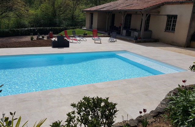 maison avec piscine simpat à louer