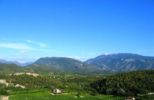 maison avec WIFI avec sa vue panoramique du Mont Ventoux et des Baronnies
