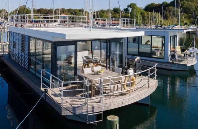 Houseboat in Egernsund at the Marina Minde