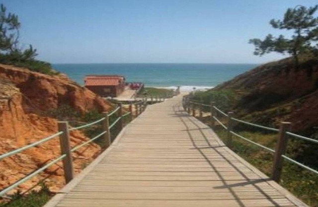 LOGEMENT DANS FALÉSIA - V3 - ACCES DIRECT / PIÉTONS DE LA PLAGE (3 min.) - PISCINE
