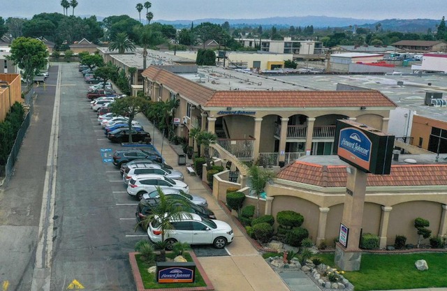 Howard Johnson by Wyndham Buena Park