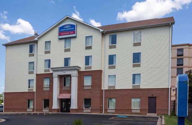 Howard Johnson by Wyndham Airport