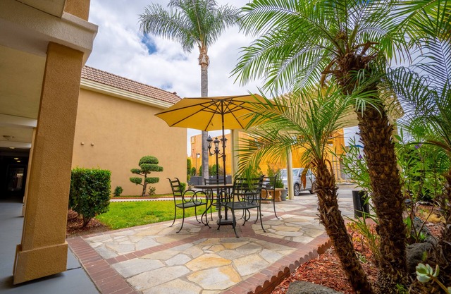 Howard Johnson by Wyndham Buena Park