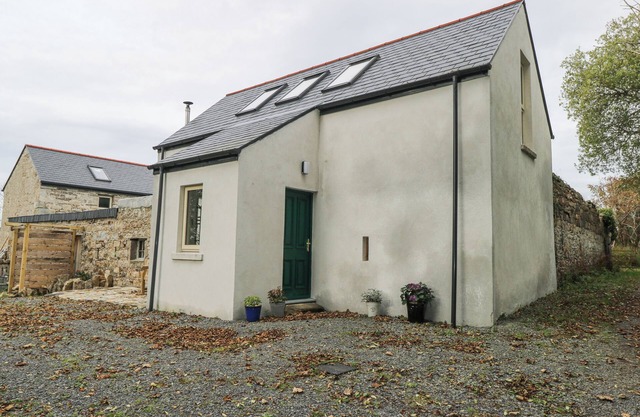 HOWARDS END, pet friendly, with a garden in Bundoran, County Donegal