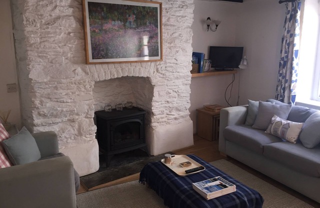 HOWTON COTTAGE - chalet de village sur le chemin de la côte à côté des plages
