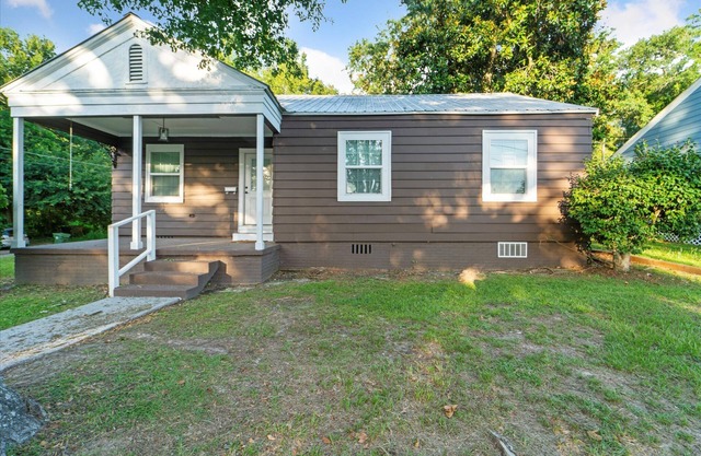 Hub City Cottage Mins from Fun!