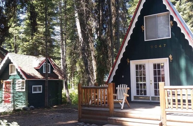 Huckleberry Hideaway: Authentique aventure en chalet, à quelques pas du lac Payette