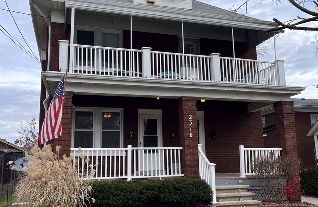 Hudson #1, Private Two Bed near Xavier & Downtown